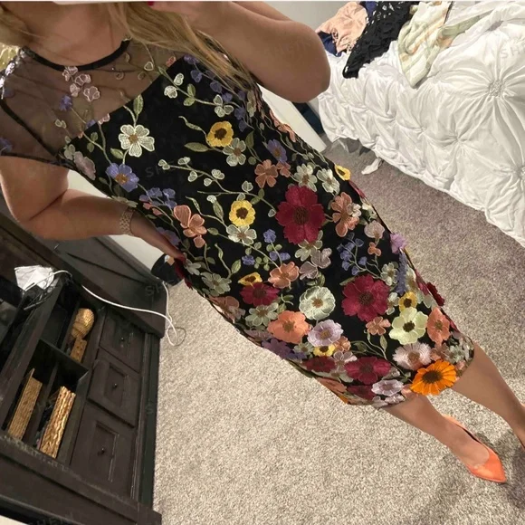 Luxe Floral Embroidered Split hem Party Dress - Picture 2 of 6